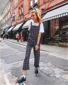 衣服裤子是油画的 av,裤子与衣服的视觉盛宴