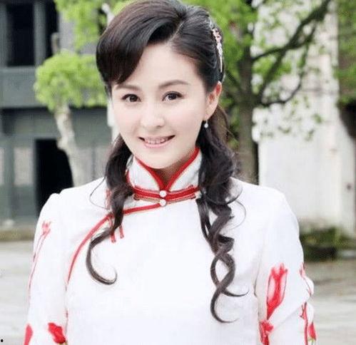 双飞两个姐妹花在线播放,激情四溢的在线盛宴